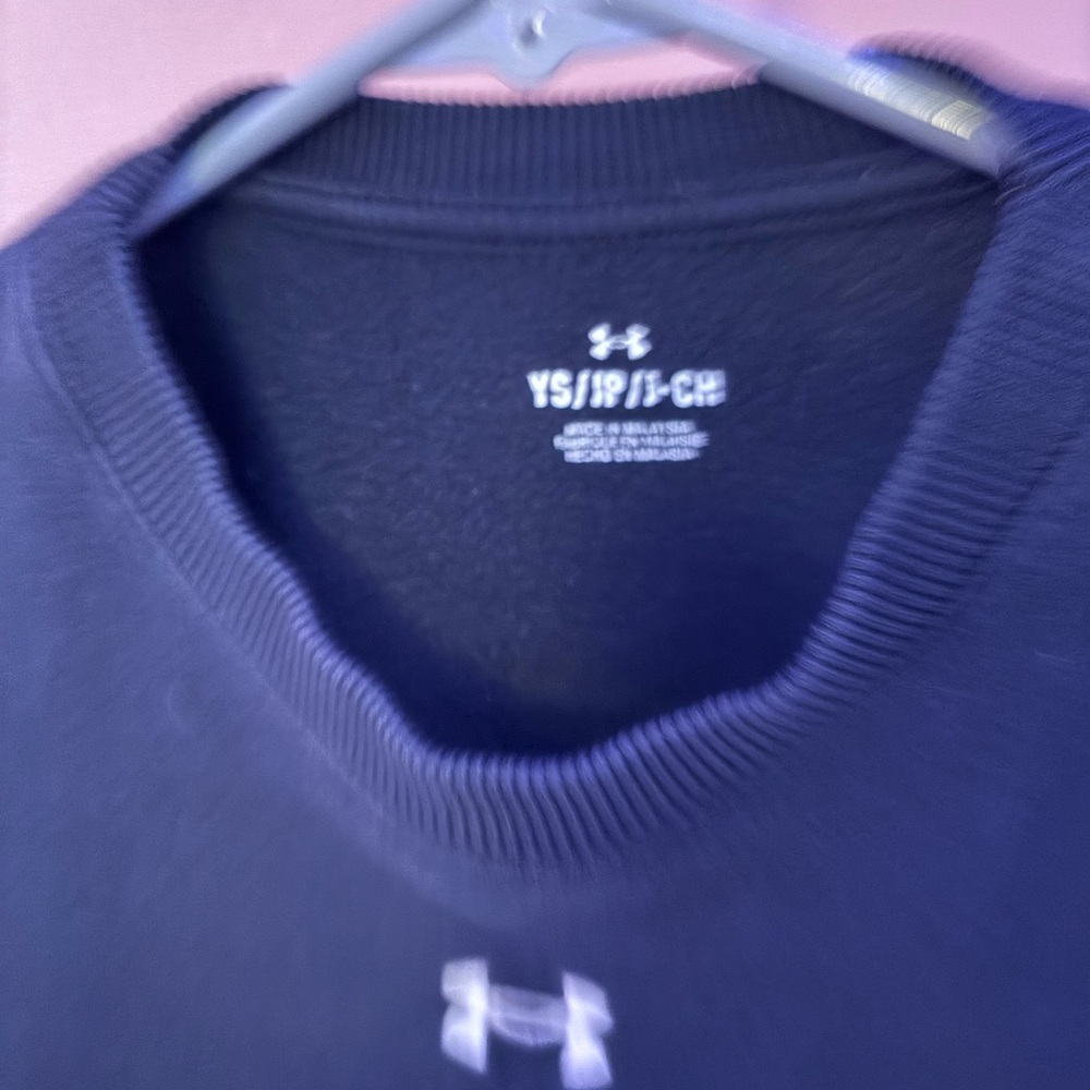 Under Armour Youth Cropped Black Sweatshirt - Picture 2 of 2